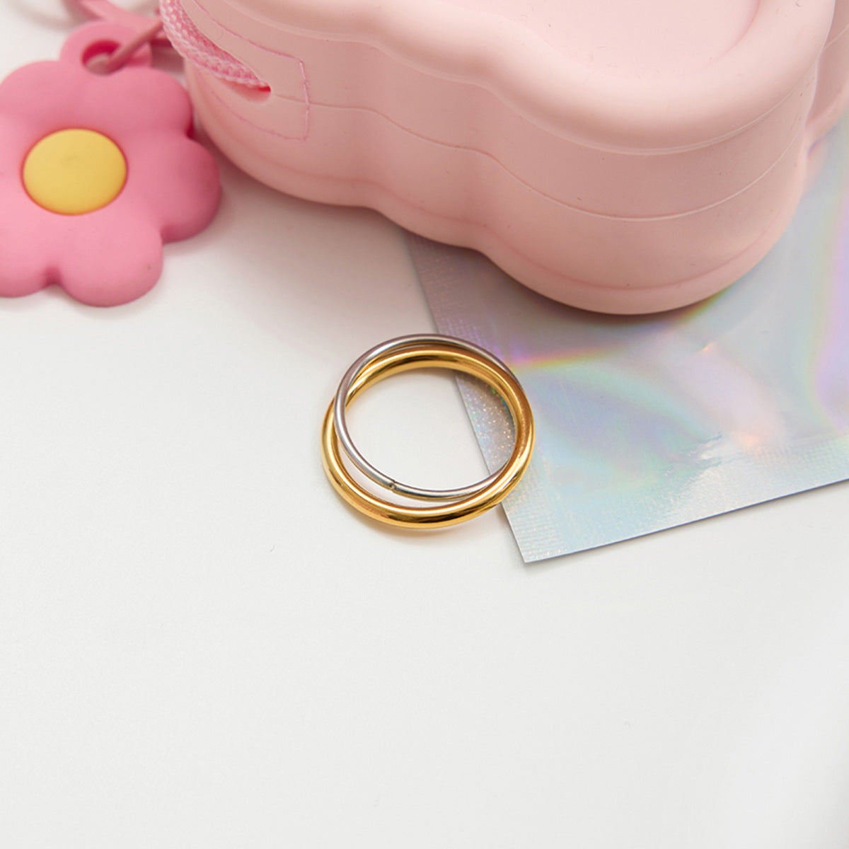 Solène Loop Ring